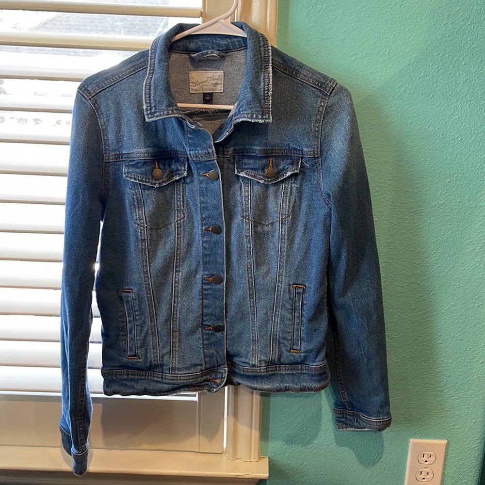 Light blue women’s jean jacket size S